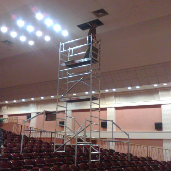 Rusztowanie do konserwacji sal widowiskowych Spec audyt 124 Faraone