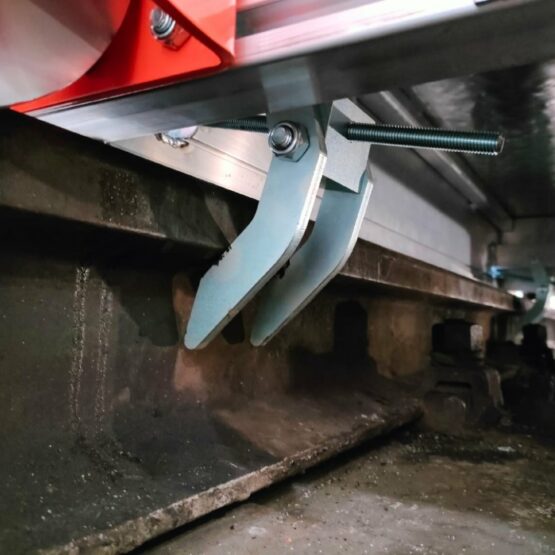 System blokowania podestu szynowego Faraone