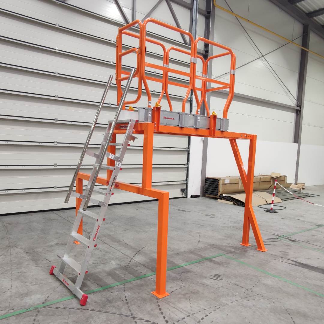 Podest do obsługi wtryskarek - Faraone