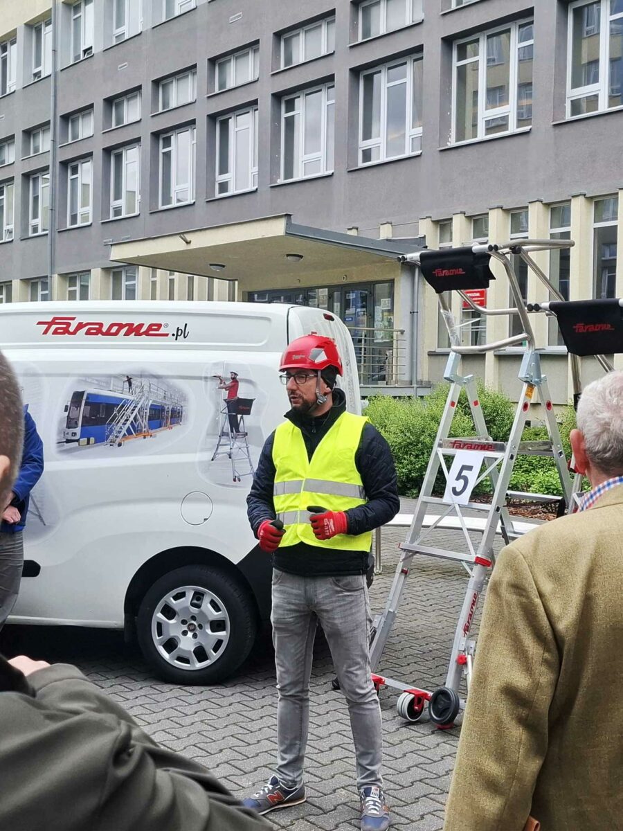 Z kolei Paweł Kołodziejczyk, doradca techniczno-handlowy w Faraone Poland, przeprowadził praktyczne warsztaty pt. „Błędy, które mogą kosztować życie – prawidłowy dobór drabin i rusztowań”.