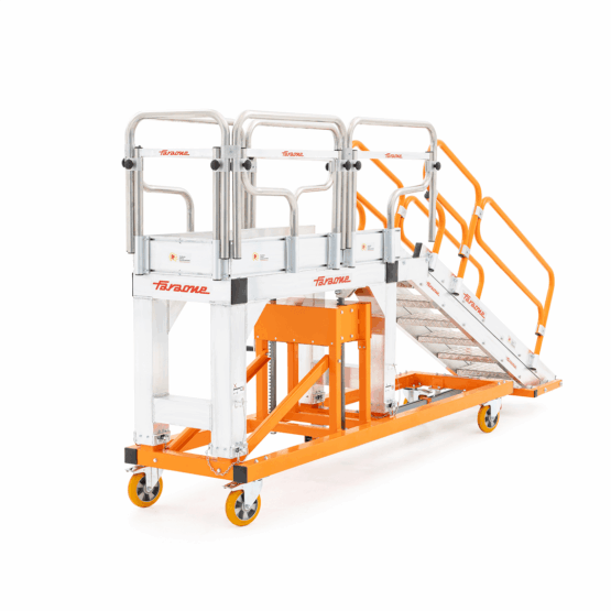 Podest o regulowanej wysokości ze schodami - Spec SM0095