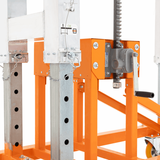 Podest o regulowanej wysokości ze schodami - Spec SM0095