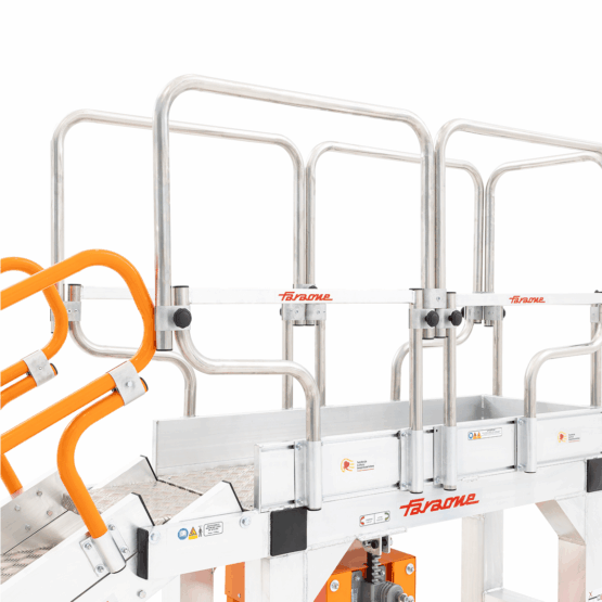 Podest o regulowanej wysokości ze schodami - Spec SM0095