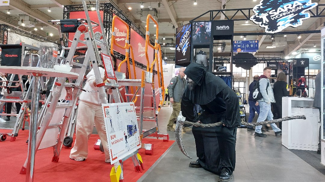 SAWO 2026 drabina Faraone Super Teles t4S z poręczą do wygrania